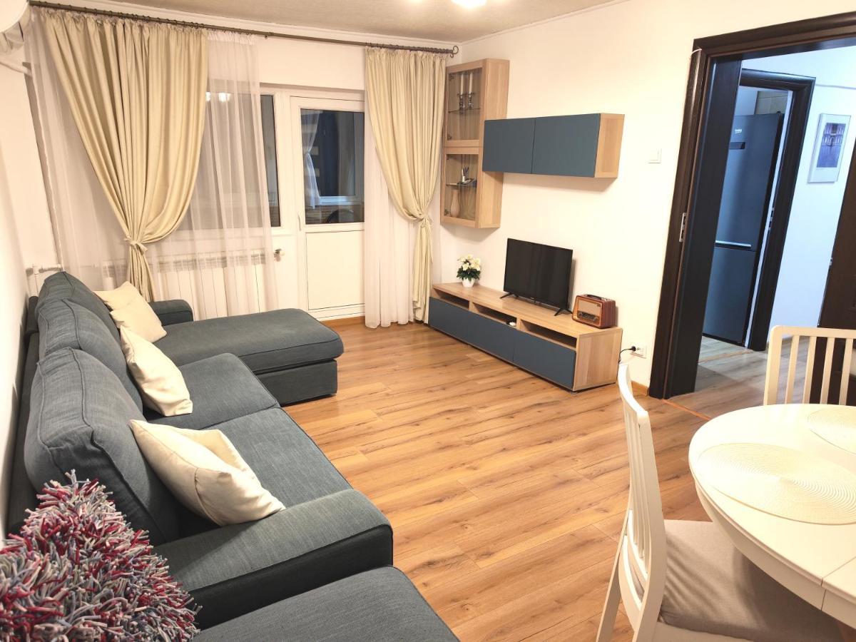 Platinum Apartment - Apartament Cu 3 Camere, 2 Dormitoare, 2 Bai, Bucatarie Complet Utilata, 2 Balcoane ブカレスト エクステリア 写真