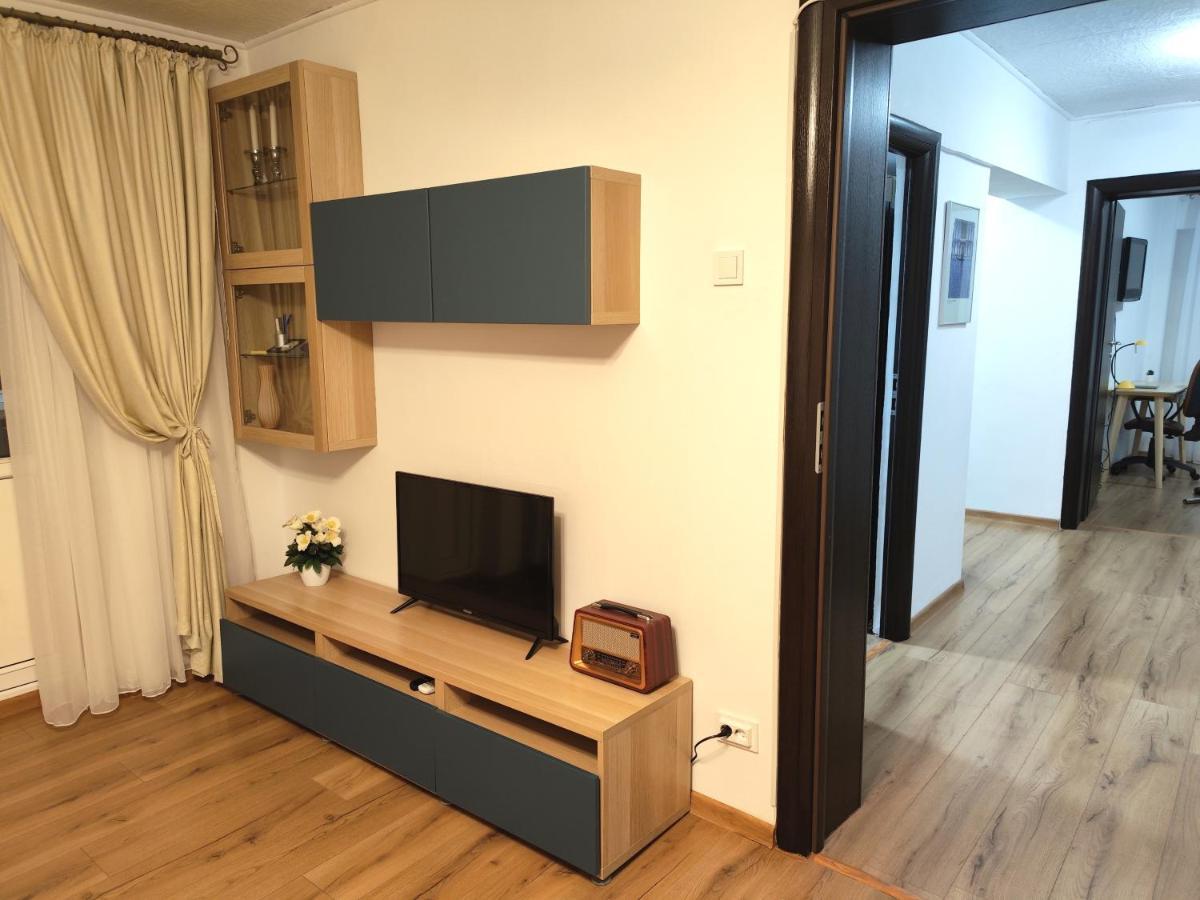 Platinum Apartment - Apartament Cu 3 Camere, 2 Dormitoare, 2 Bai, Bucatarie Complet Utilata, 2 Balcoane ブカレスト エクステリア 写真