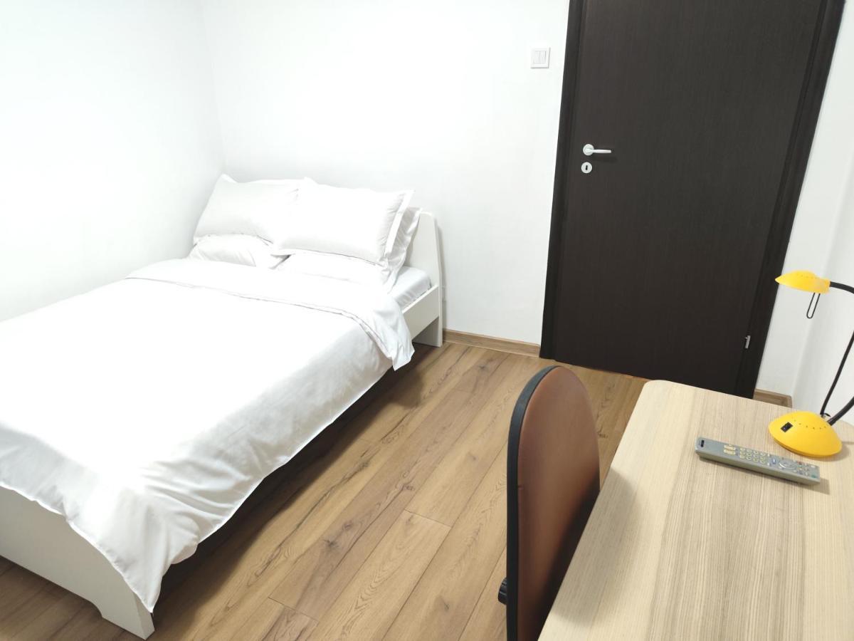 Platinum Apartment - Apartament Cu 3 Camere, 2 Dormitoare, 2 Bai, Bucatarie Complet Utilata, 2 Balcoane ブカレスト エクステリア 写真