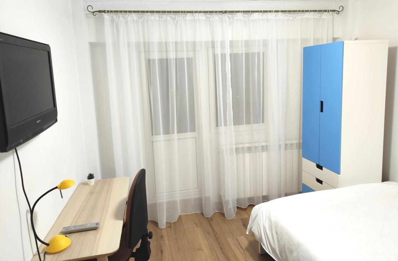 Platinum Apartment - Apartament Cu 3 Camere, 2 Dormitoare, 2 Bai, Bucatarie Complet Utilata, 2 Balcoane ブカレスト エクステリア 写真