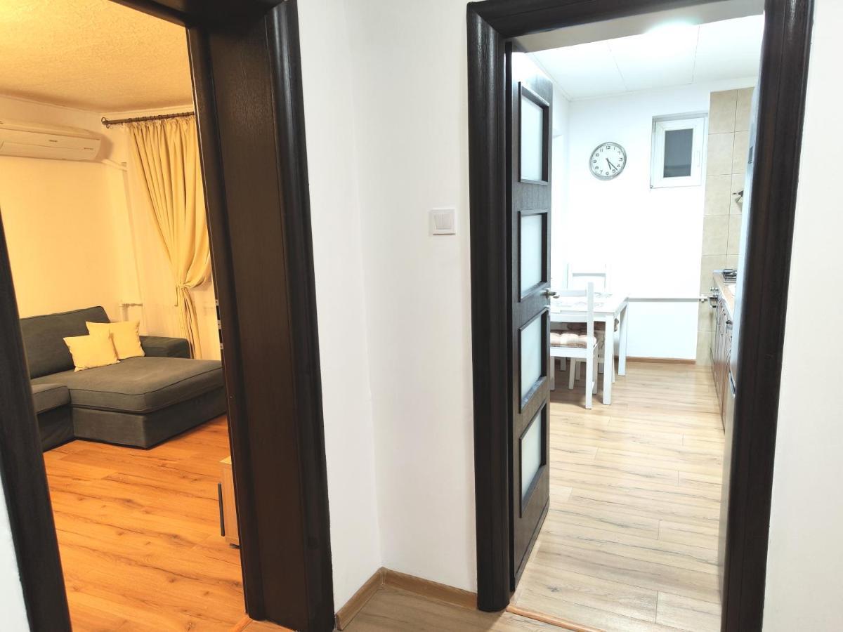 Platinum Apartment - Apartament Cu 3 Camere, 2 Dormitoare, 2 Bai, Bucatarie Complet Utilata, 2 Balcoane ブカレスト エクステリア 写真