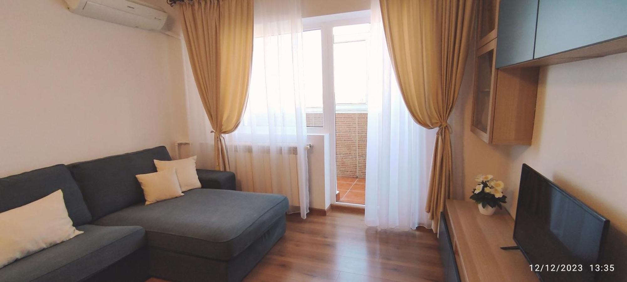 Platinum Apartment - Apartament Cu 3 Camere, 2 Dormitoare, 2 Bai, Bucatarie Complet Utilata, 2 Balcoane ブカレスト エクステリア 写真