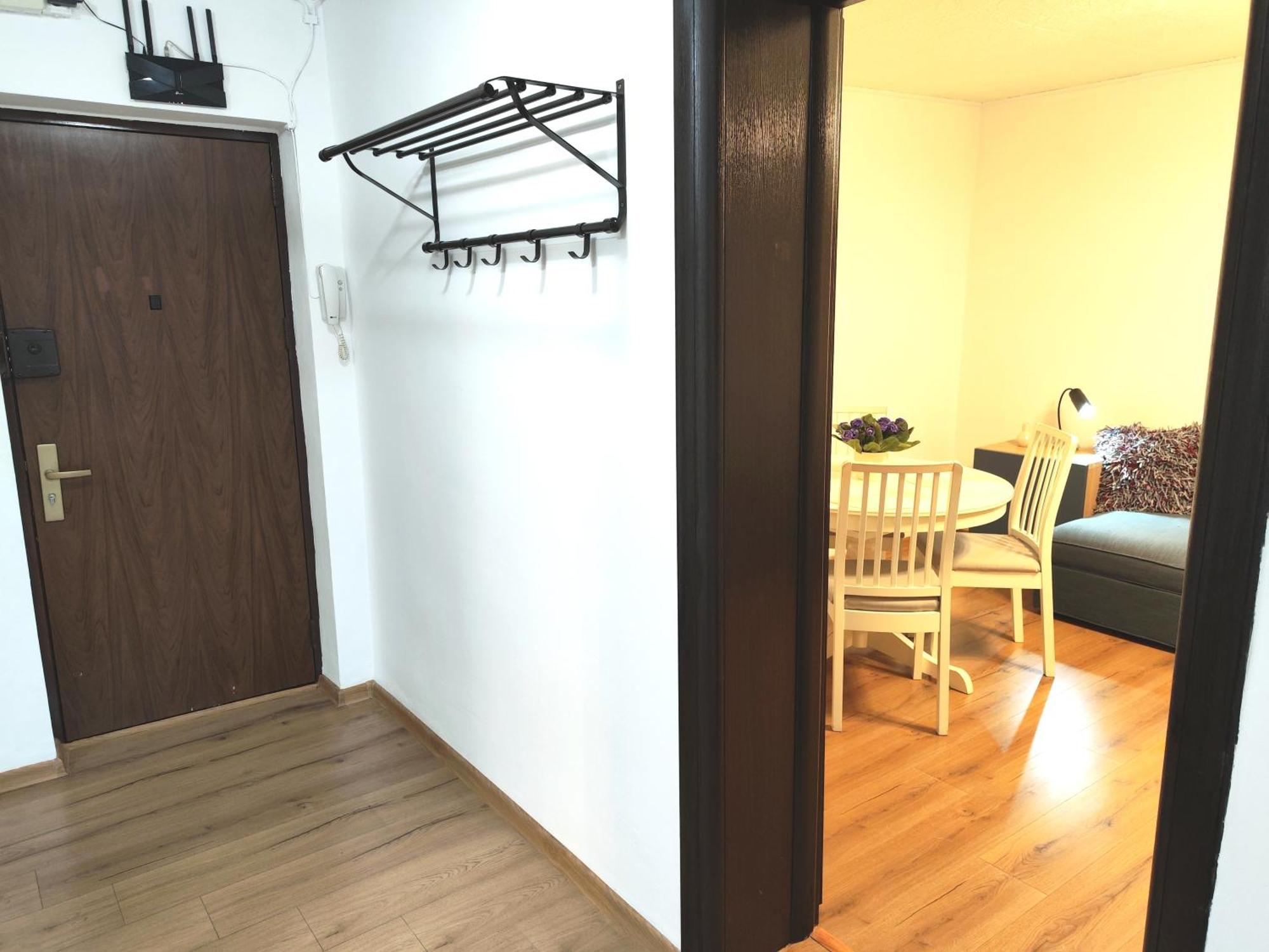 Platinum Apartment - Apartament Cu 3 Camere, 2 Dormitoare, 2 Bai, Bucatarie Complet Utilata, 2 Balcoane ブカレスト エクステリア 写真